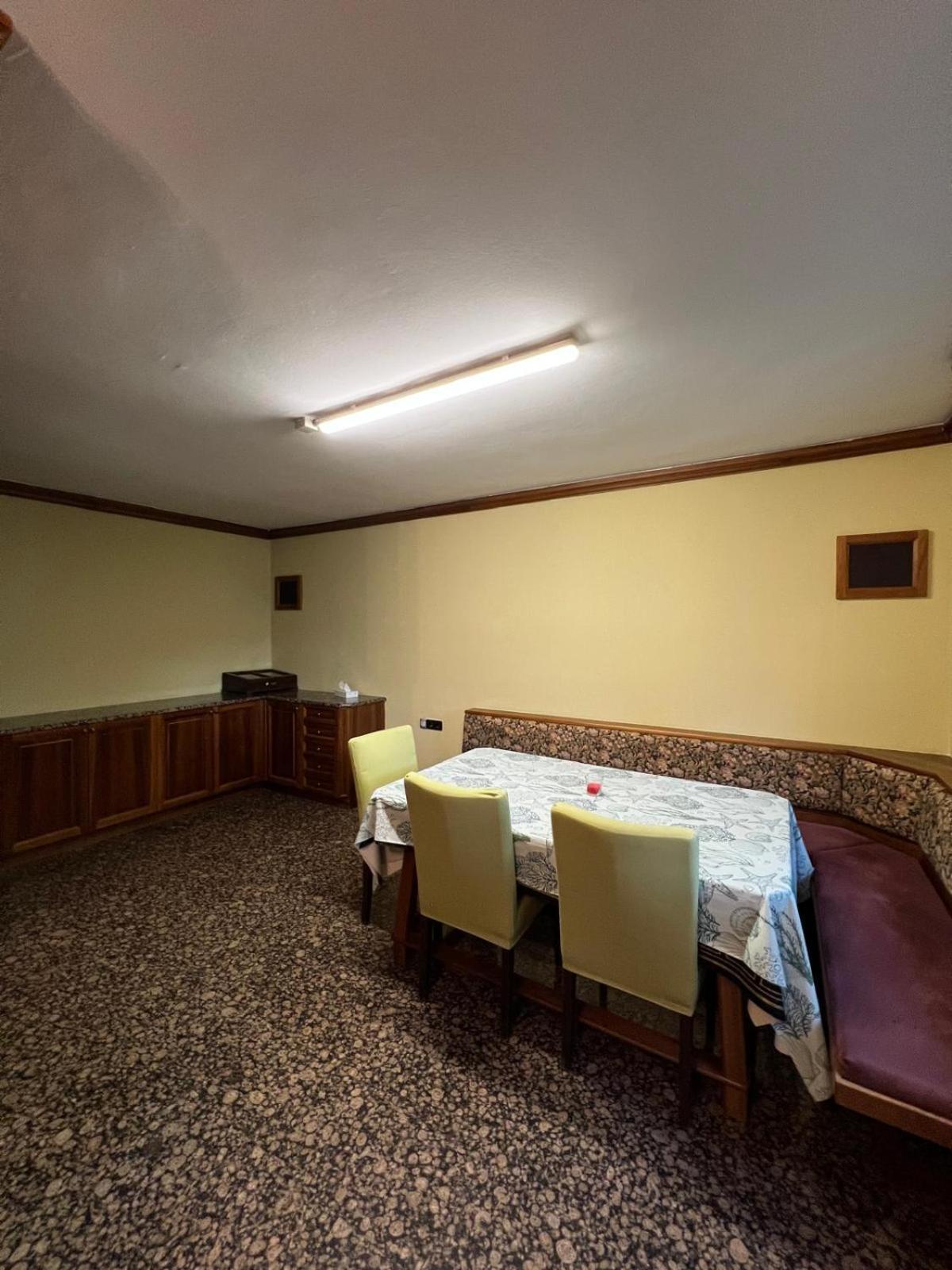 Central-vintage With Free Parking And 5min Walk To Metro Wien