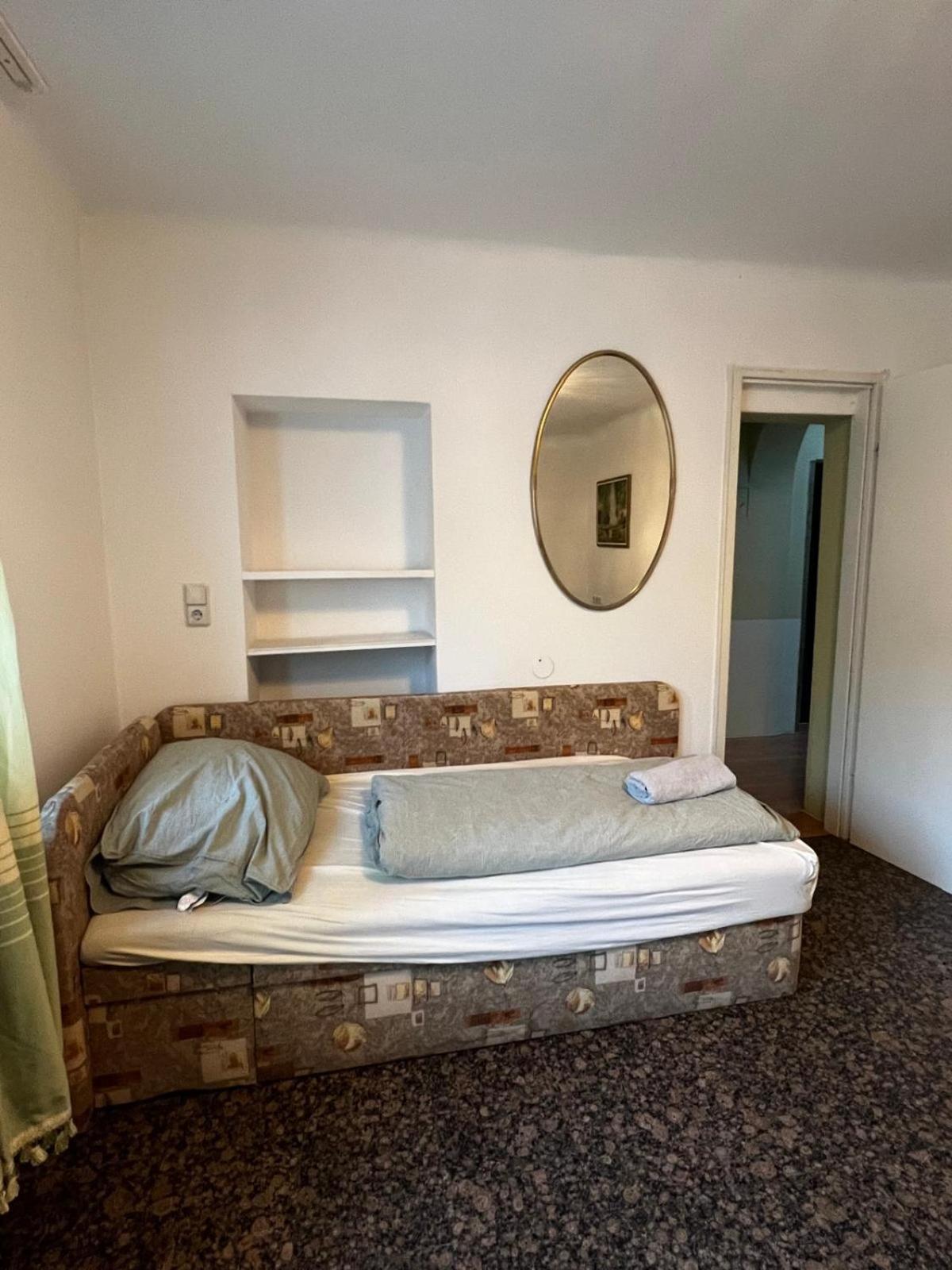 Central-vintage With Free Parking And 5min Walk To Metro * Wien