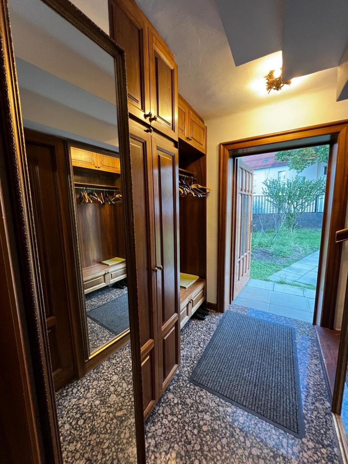 Central-vintage With Free Parking And 5min Walk To Metro Wien