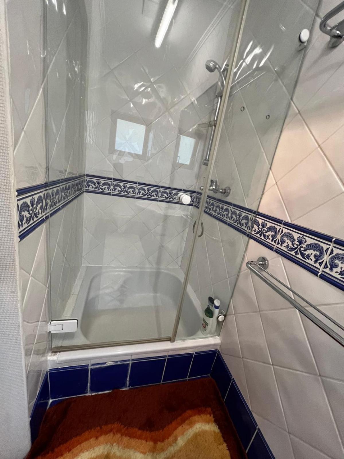 Central-vintage With Free Parking And 5min Walk To Metro * Wien